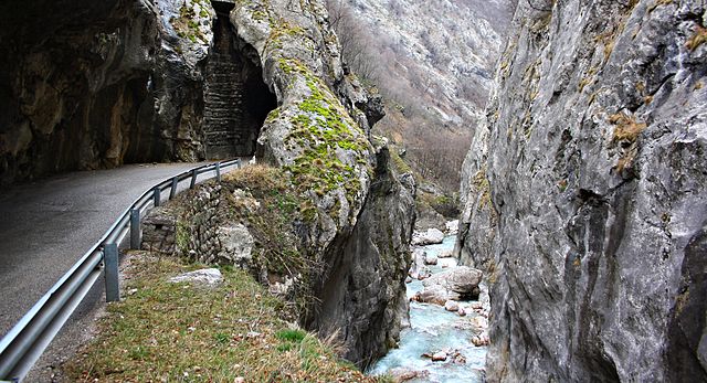 Rugova roads