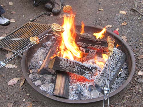 campfire cinnamon buns